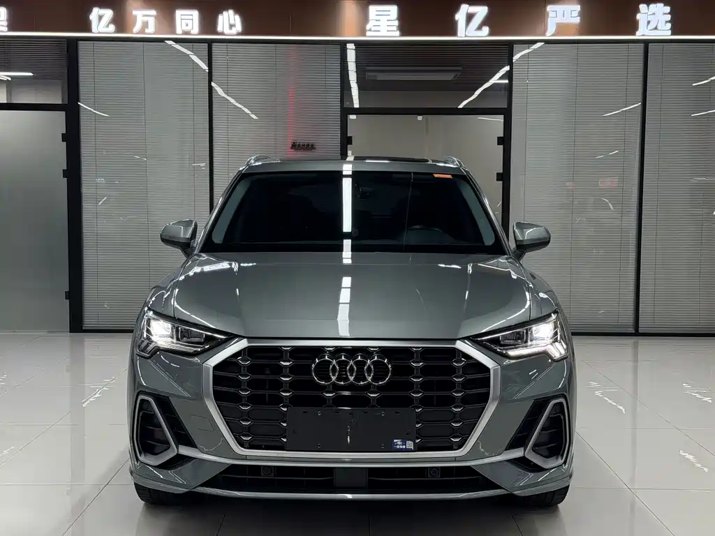Audi Q3 2022 — фото 2