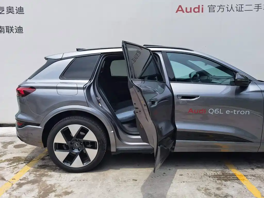 Audi Q6L E-Tron 2025 — фото 22