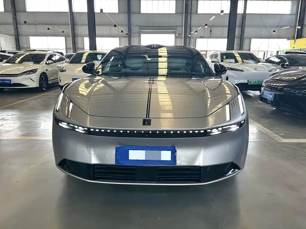 Lynk & Co Z10 2025