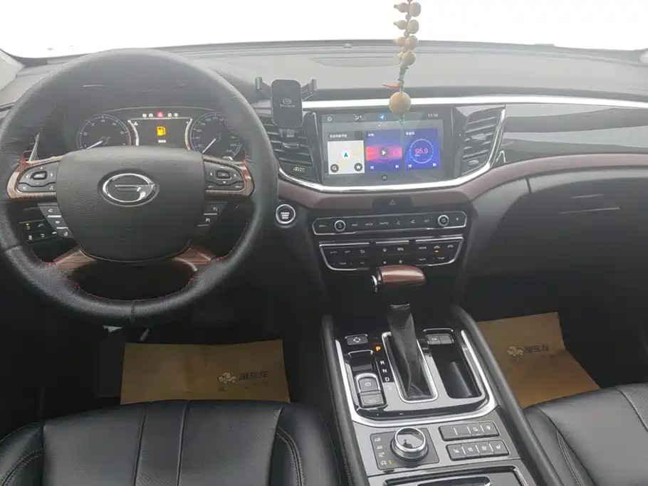 GAC Trumpchi GS8 2018 — фото 12