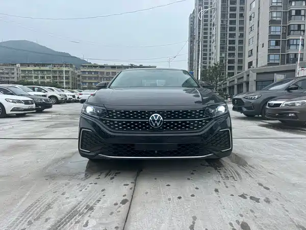 Volkswagen Passat 2023