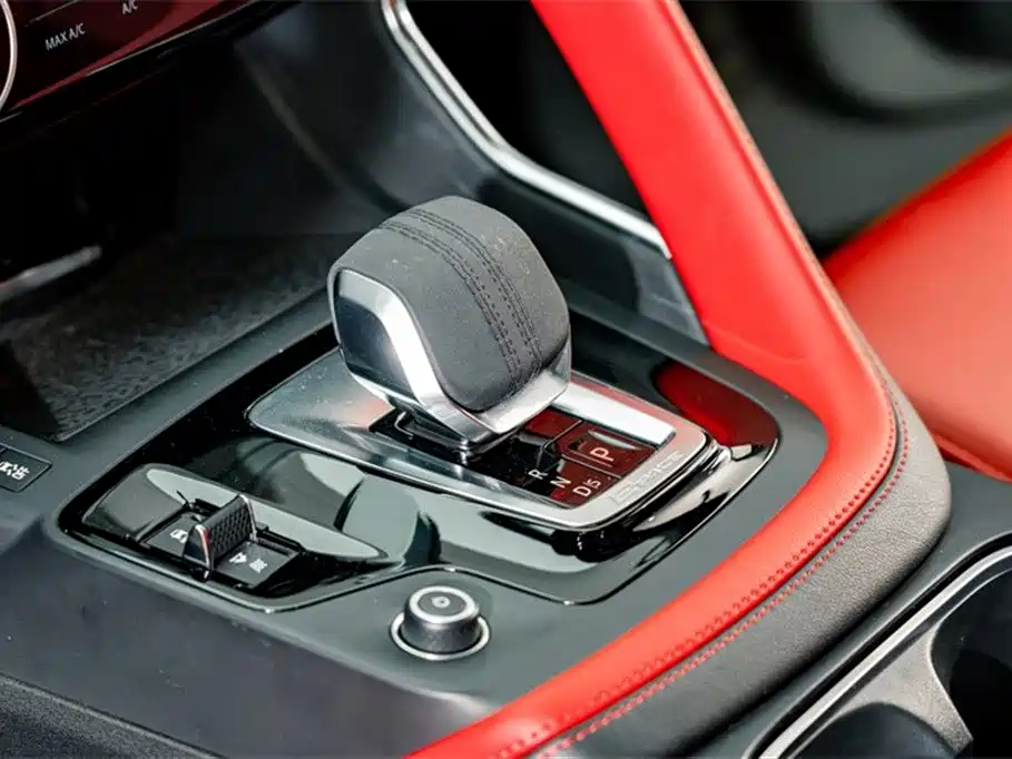 Jaguar E-PACE 2023 — фото 14