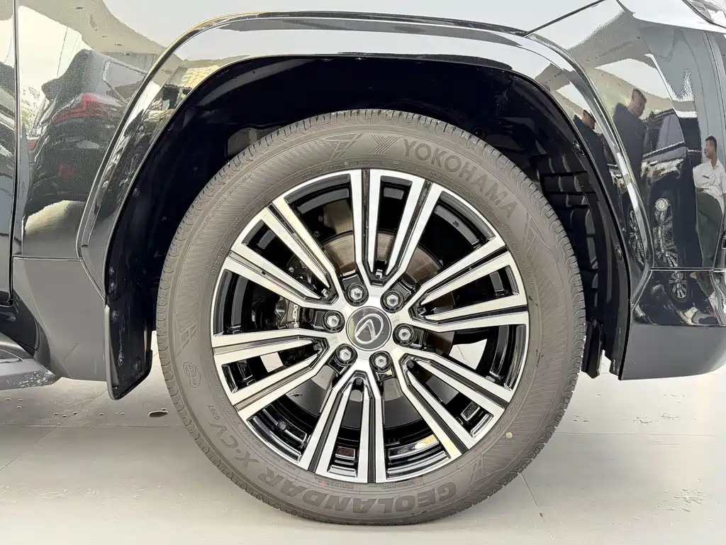 Lexus LX 2025 — фото 24