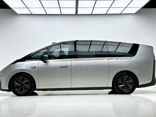 Li Auto MEGA 2024