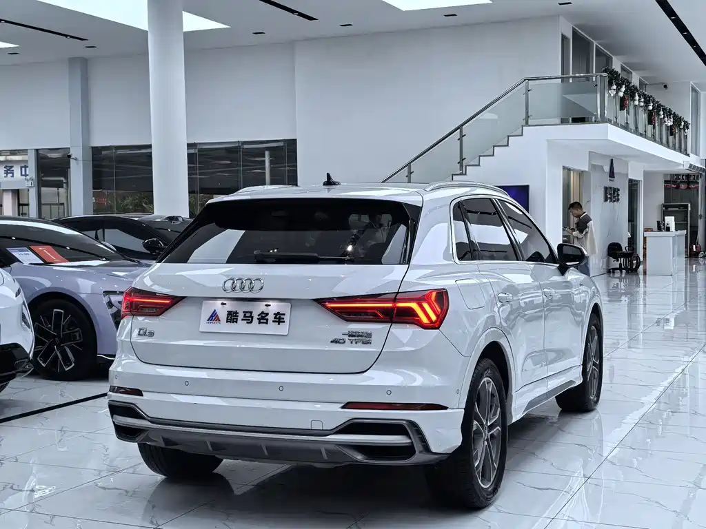Audi Q3 2022 — фото 14