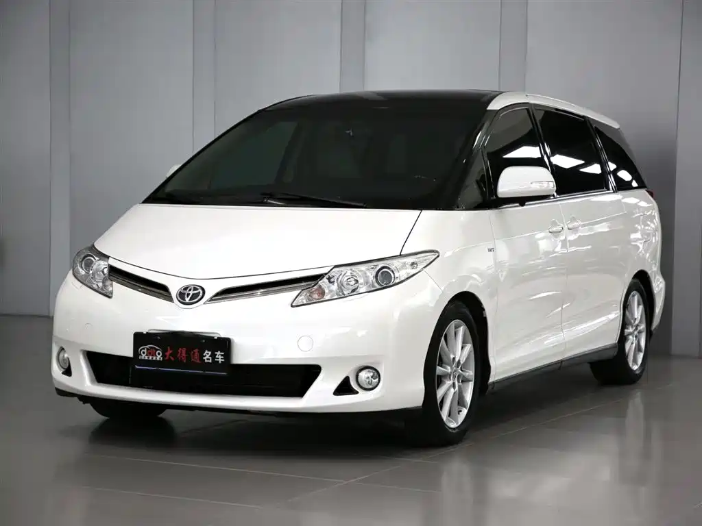 Toyota Previa 2017 — фото 1