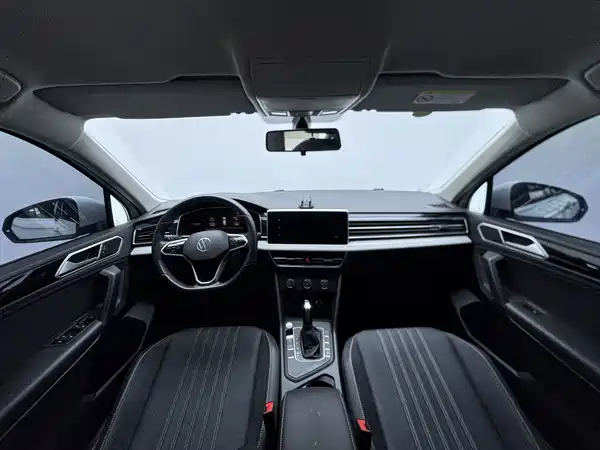 Volkswagen Tiguan L 2022