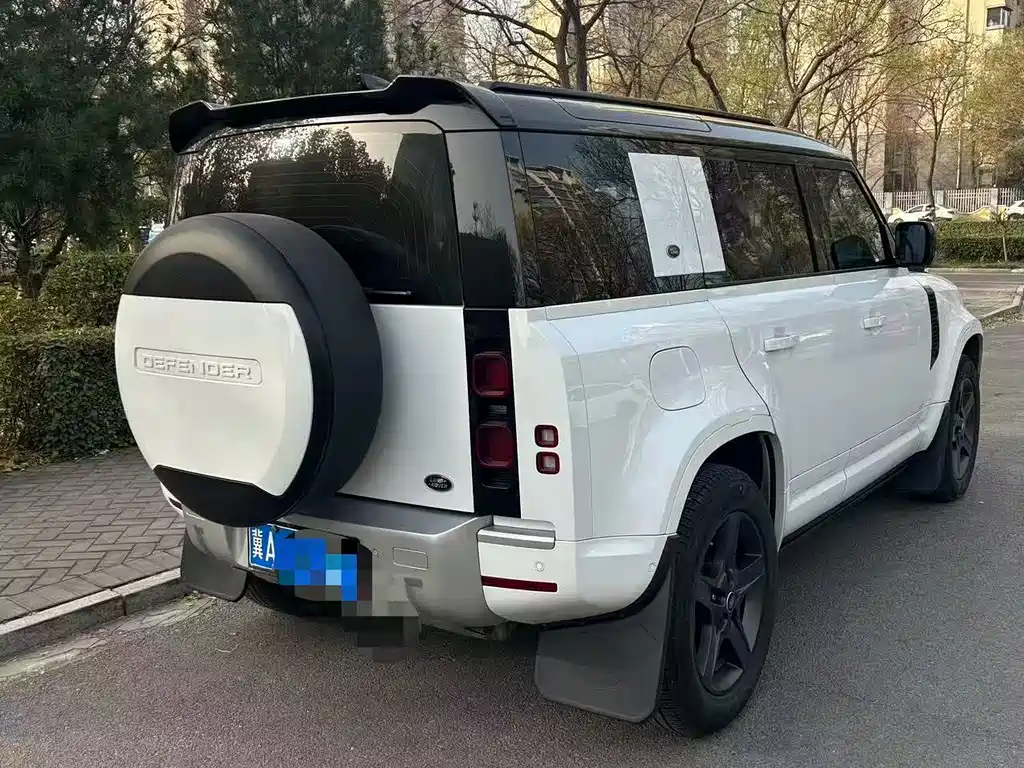 Land Rover Defender 2021 — фото 7