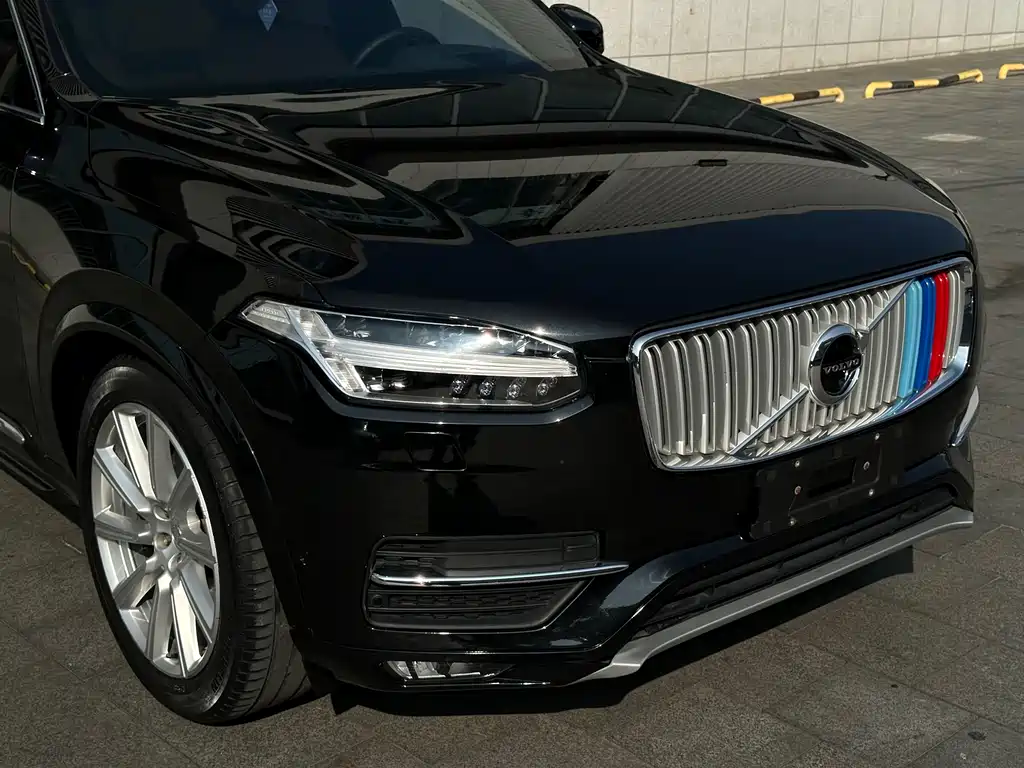 Volvo XC90 2018 — фото 25