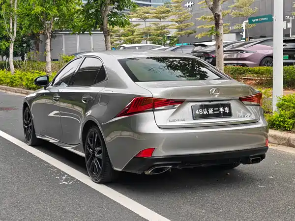 Lexus IS 2017