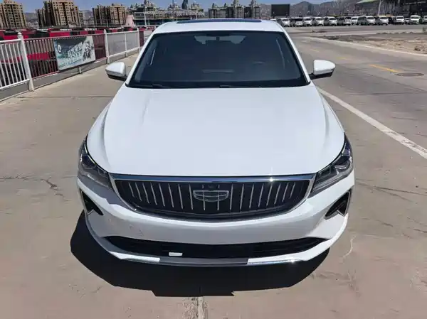 Geely Emgrand 2022