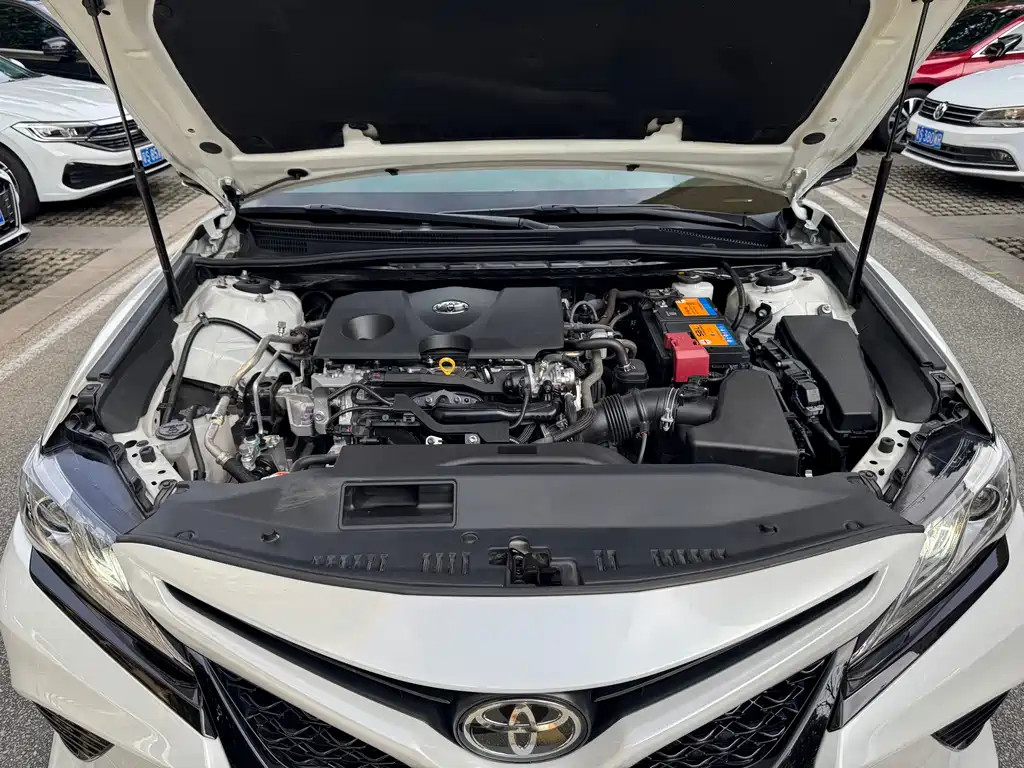 Toyota Camry 2020 — фото 8