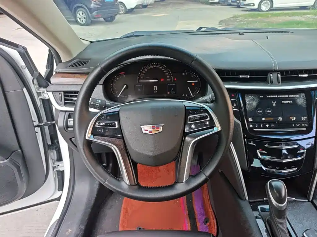 Cadillac XTS 2018 — фото 11