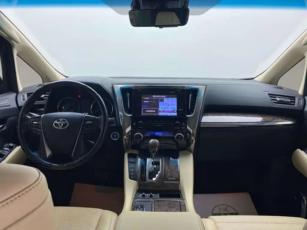 Toyota Alphard 2019 — фото 19