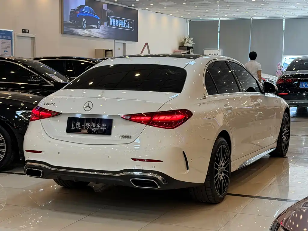 Mercedes-Benz C-Class 2025 — фото 19