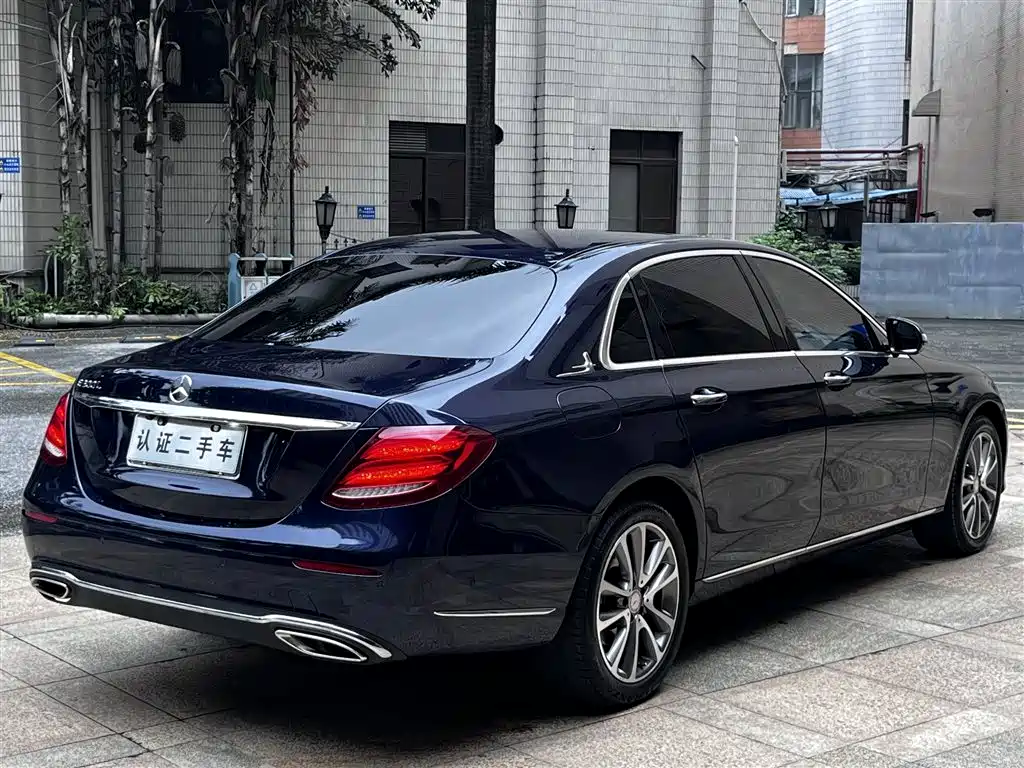Mercedes-Benz E-Class 2016 — фото 19
