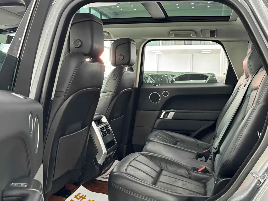 Land Rover Sport 2020 — фото 11