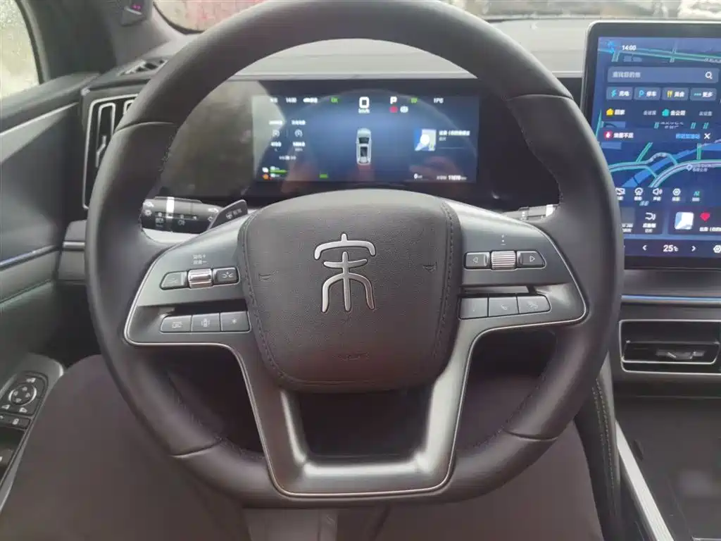 BYD L DM-i 2025 — фото 11