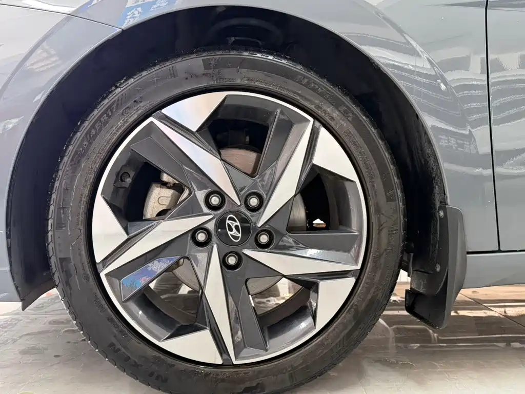 Hyundai Elantra 2022 — фото 14