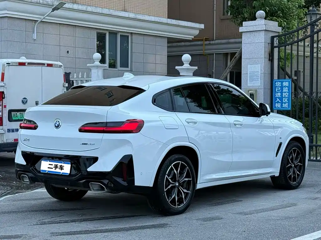 BMW X4 2022 — фото 9