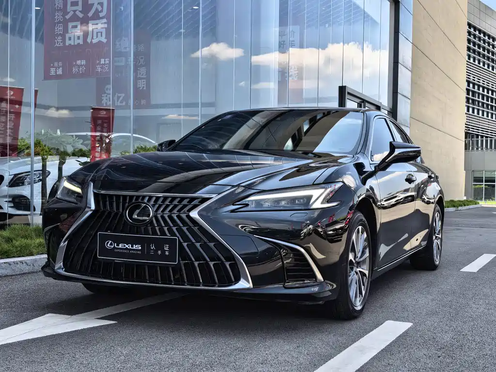 Lexus ES 2025 — фото 1