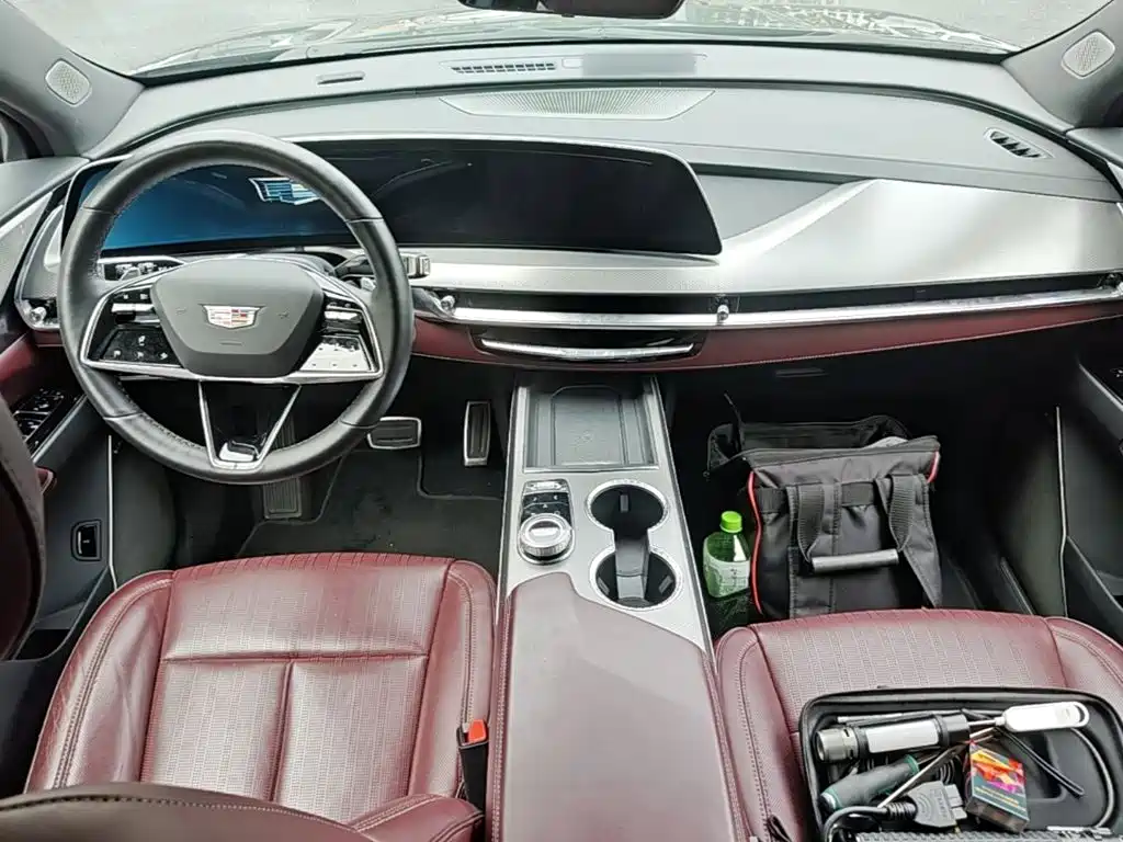 Cadillac XT5 2024 — фото 16