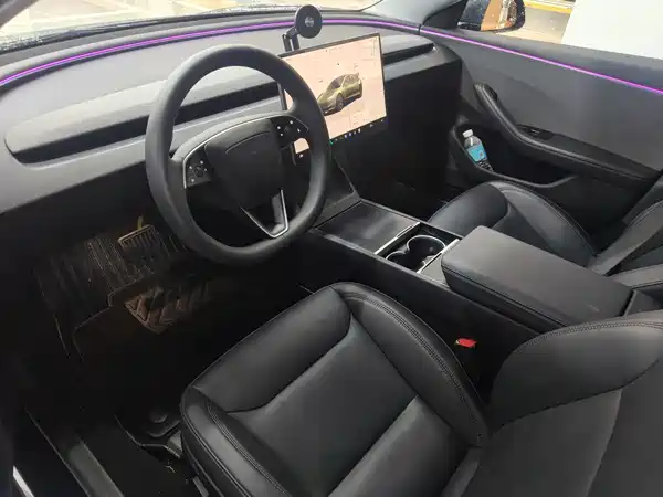 Tesla Model 3 2024