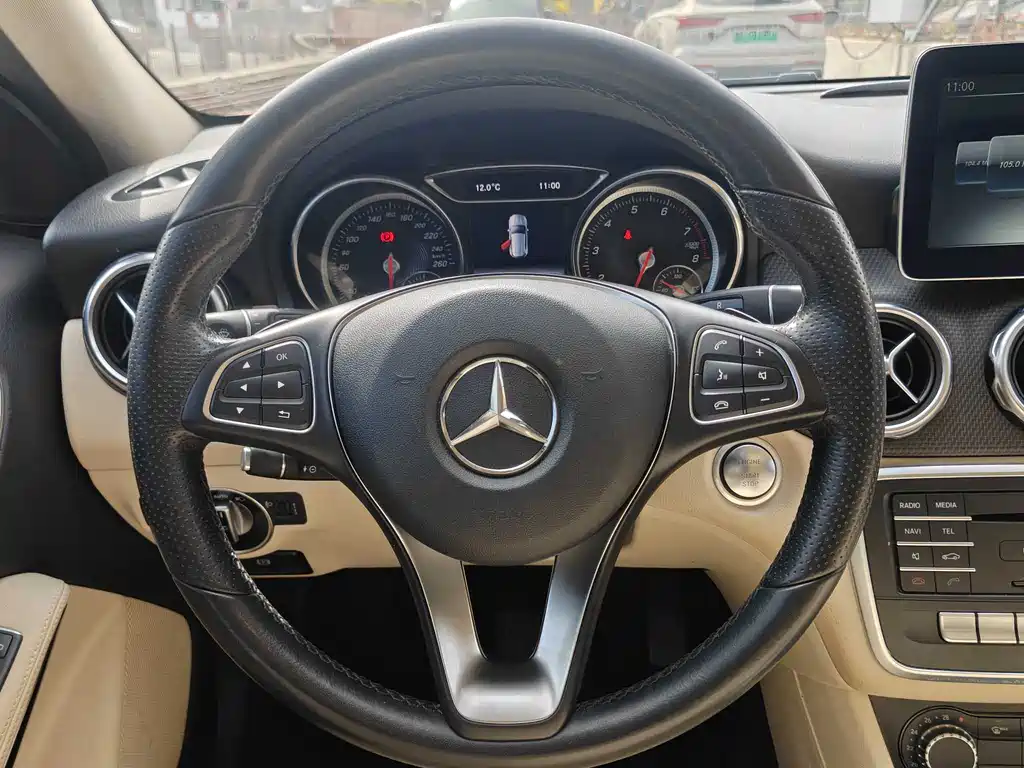 Mercedes-Benz GLA 2017 — фото 13