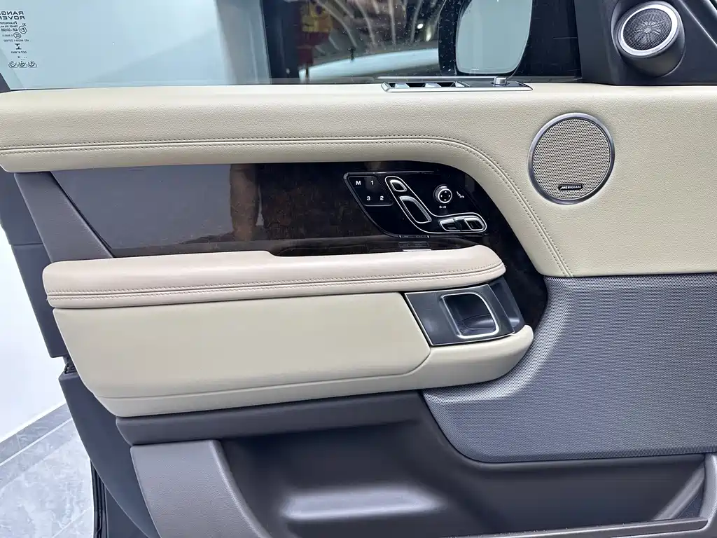 Land Rover Range Rover 2020 — фото 17