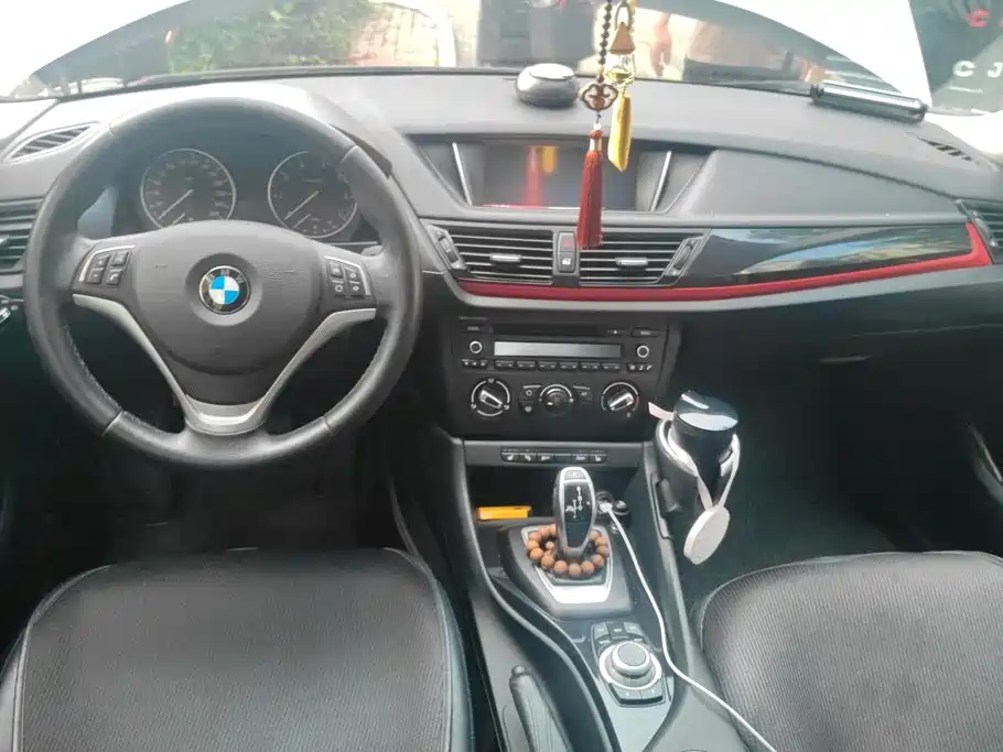 BMW X1 2016 — фото 12
