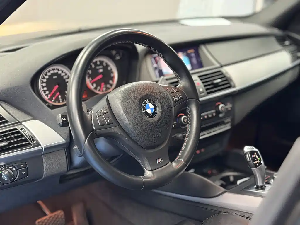 BMW X5 M 2012 — фото 7