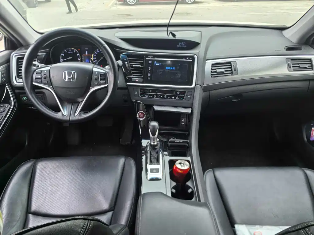 Honda Spirior 2015 — фото 11