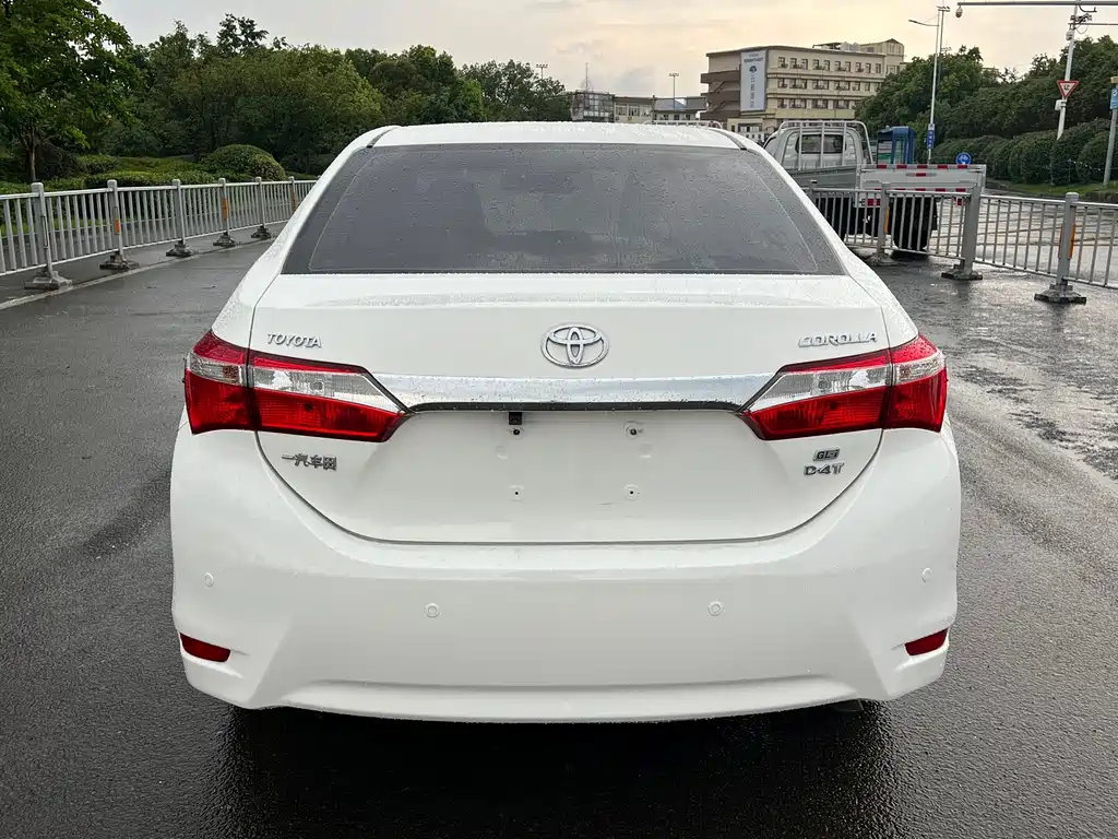 Toyota Corolla 2017 — фото 13