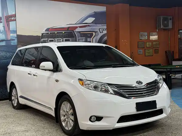 Toyota Sienna 2015