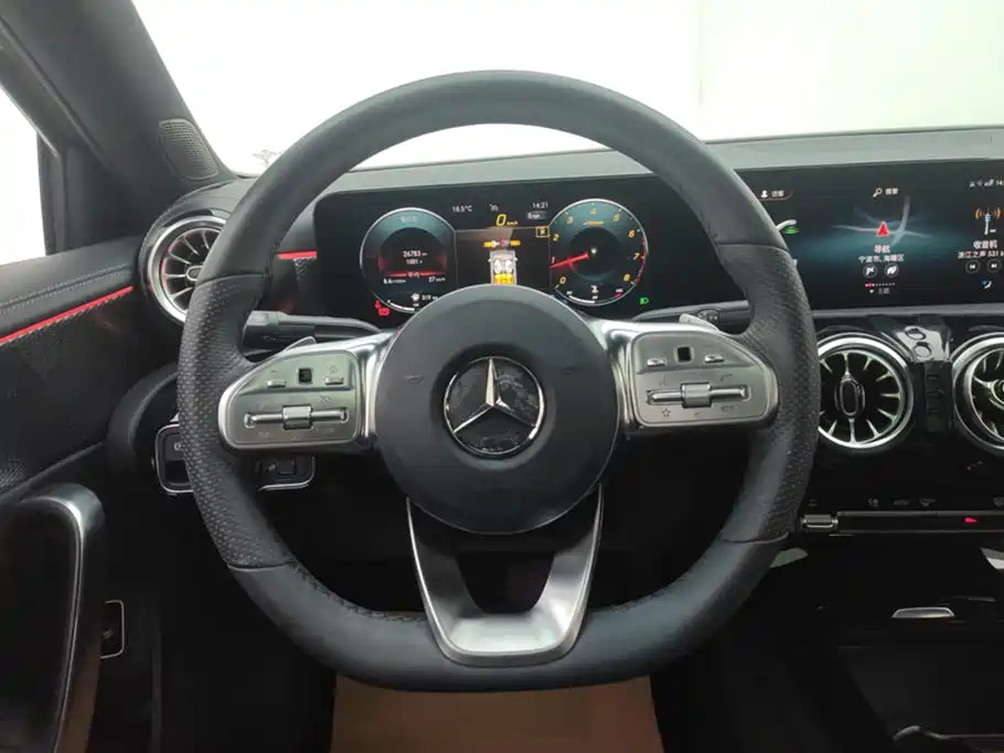 Mercedes-Benz A-Class 2022 — фото 15
