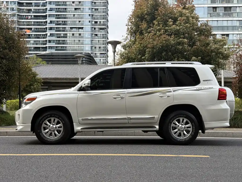 Toyota Land Cruiser 2016 — фото 4
