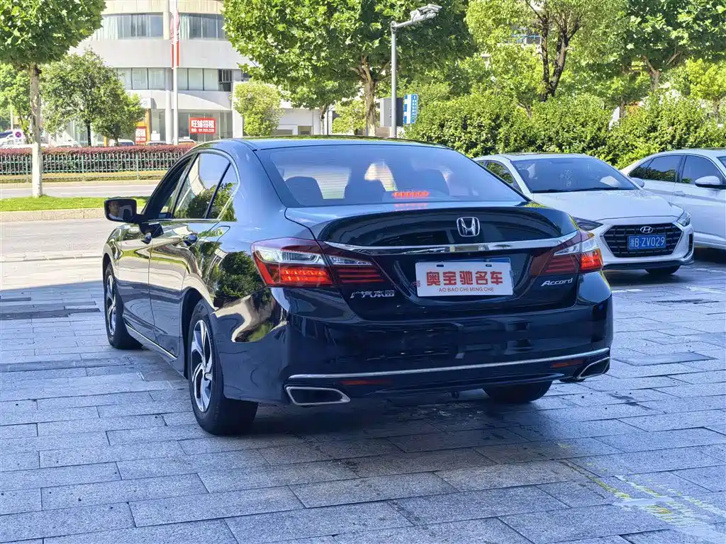Honda Accord 2019 — фото 9