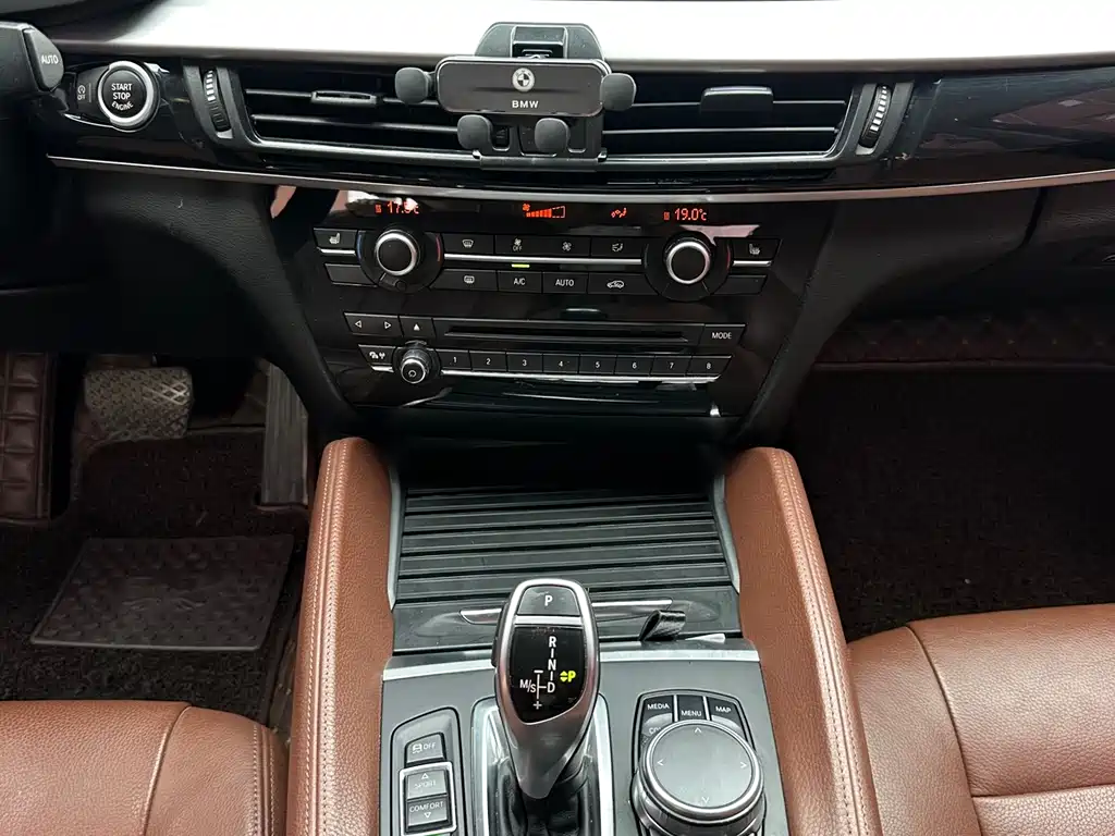 BMW X6 2017 — фото 11