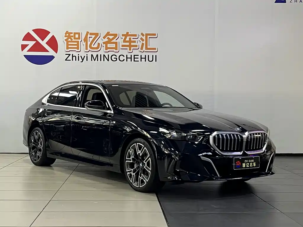 BMW 5 Series 2024 — фото 14