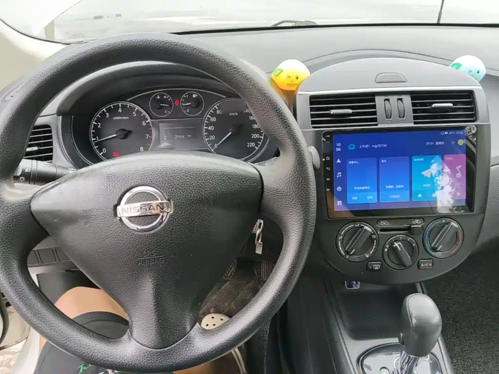 Nissan Tiida 2015 — фото 10