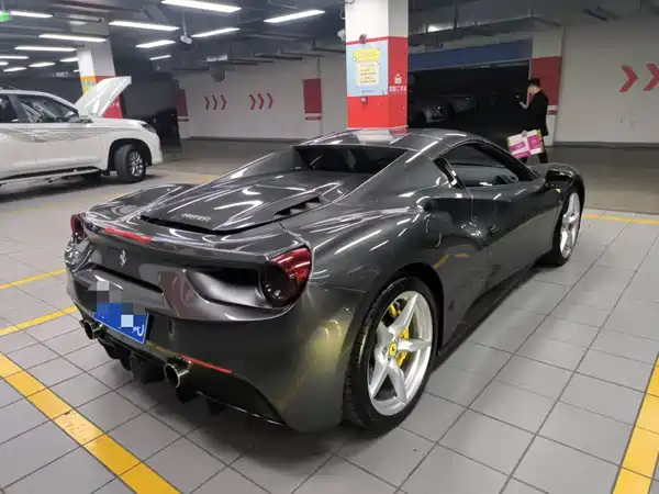 Ferrari 488 2016