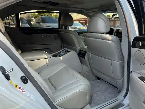 Lexus LS 2006