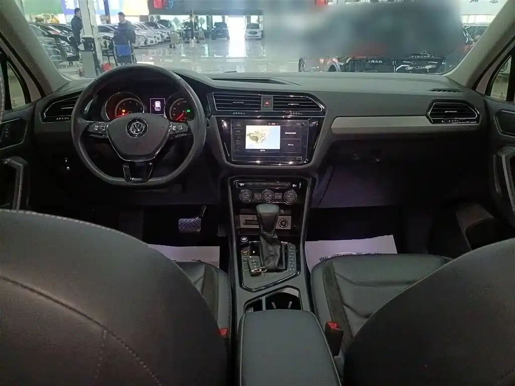 Volkswagen Tiguan L 2020 — фото 10