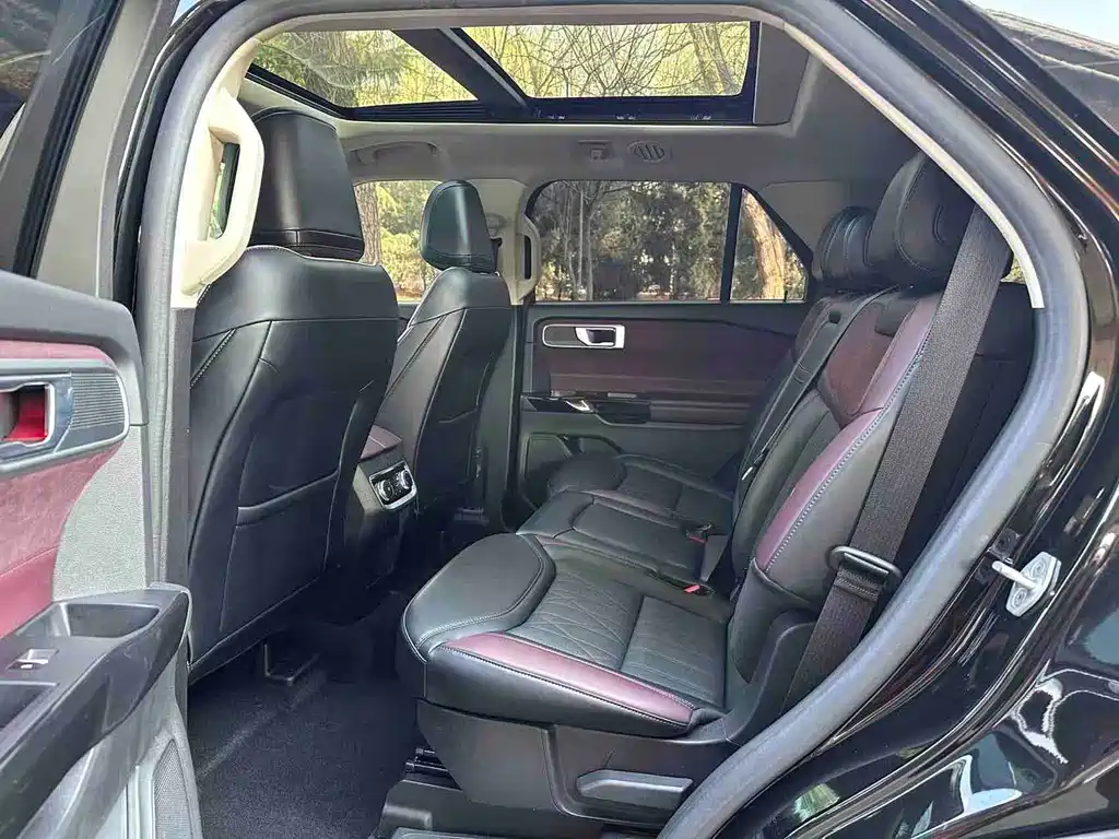 Ford Explorer 2023 — фото 11