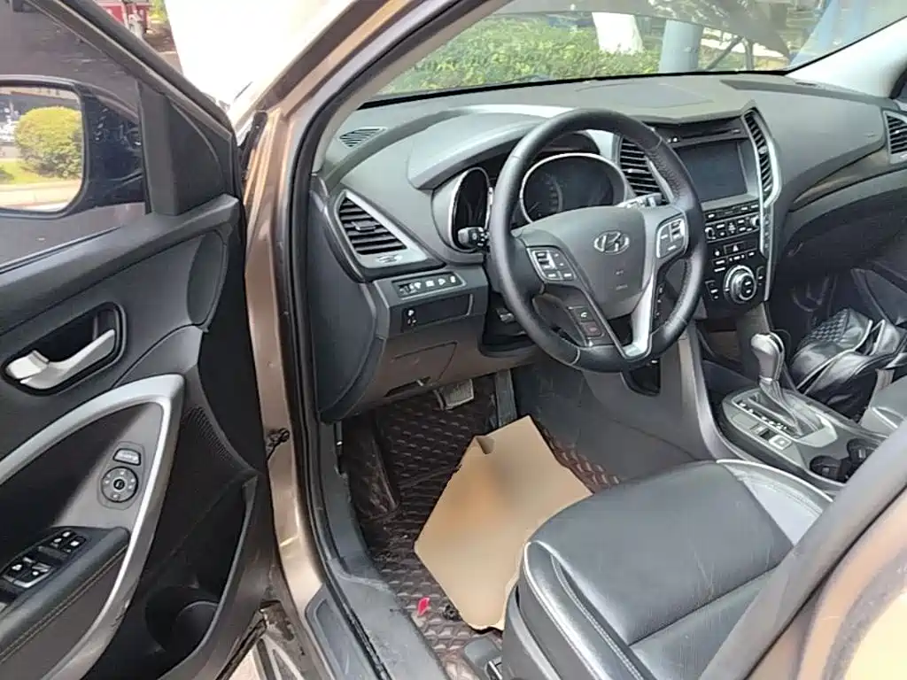 Hyundai Santa Fe 2017 — фото 16