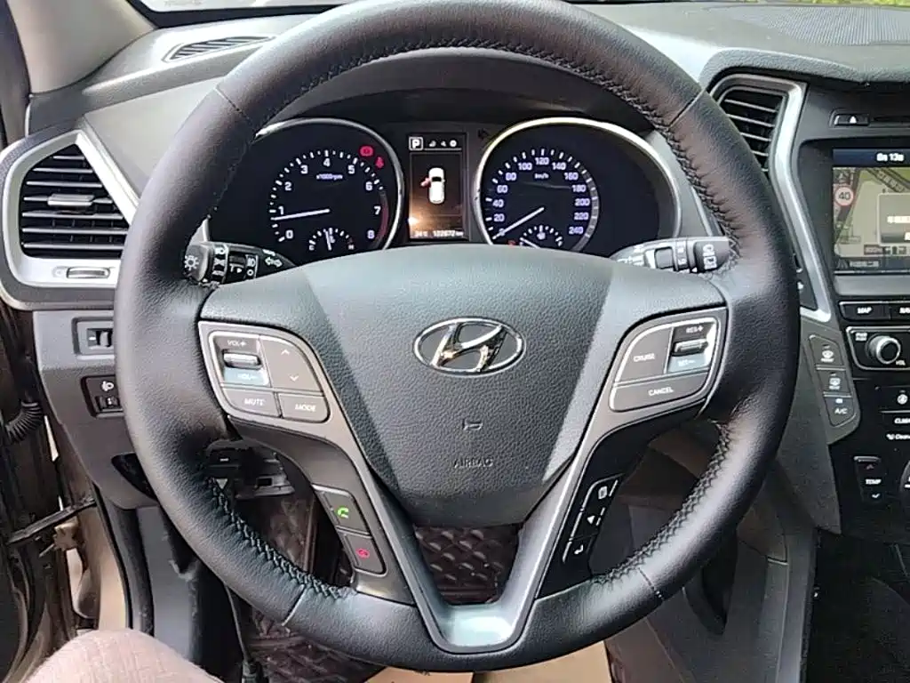 Hyundai Santa Fe 2017 — фото 11