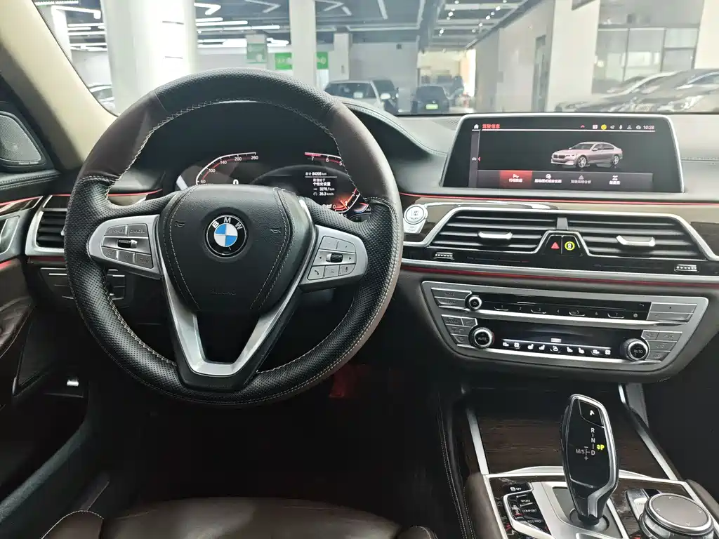 BMW 7 Series 2019 — фото 17