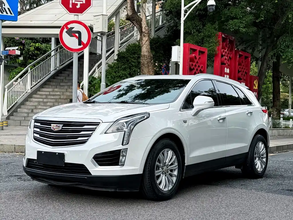 Cadillac XT5 2018 — фото 1