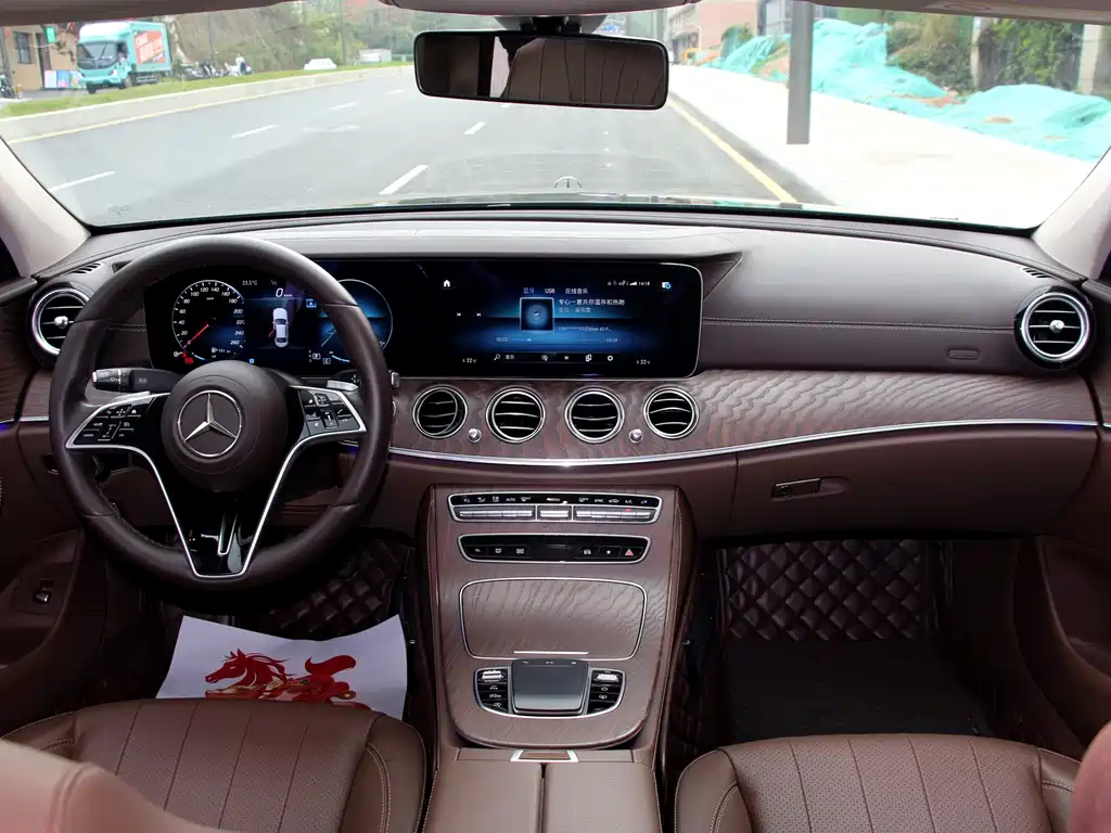 Mercedes-Benz E-Class 2021 — фото 15
