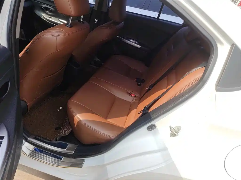 Toyota Yaris L 2019 — фото 17